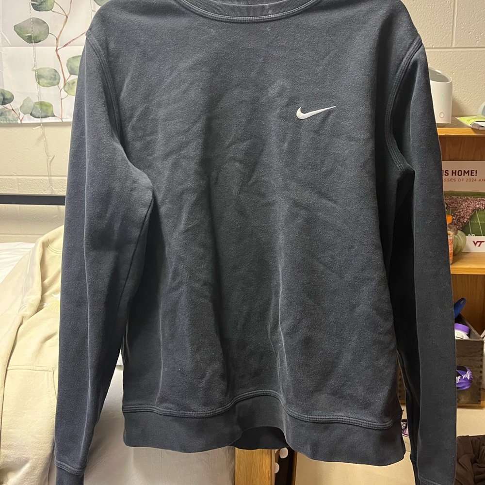 Black Nike Crew Neck